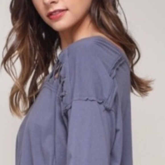 SALE❣️🎉 Host Pick🎉 Boutique Blouse w/ Cutout Detail - Picture 10 of 14